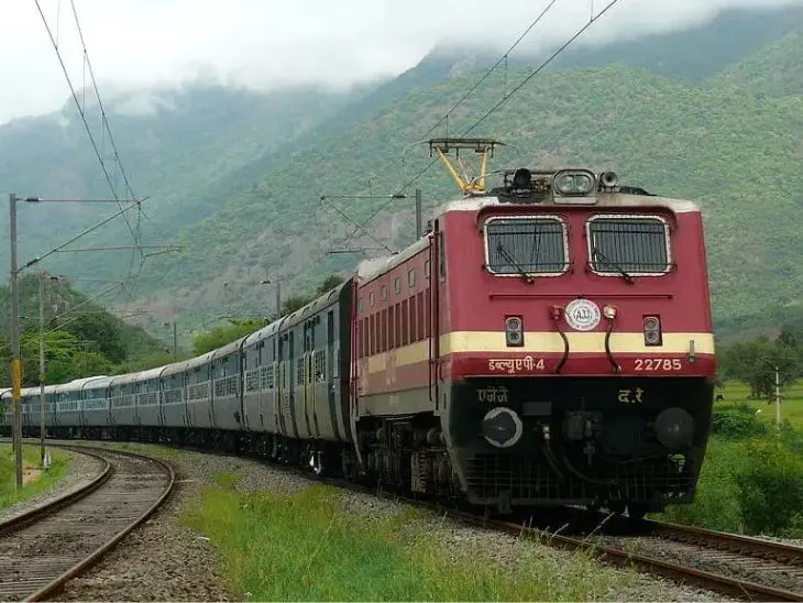 215 किलोमीटर से ज्यादा के सफर के बाद हर Km पर 2 पैसे ज्यादा लगेंगे; 2025 में दूसरी बार महंगा हुआ टिकट