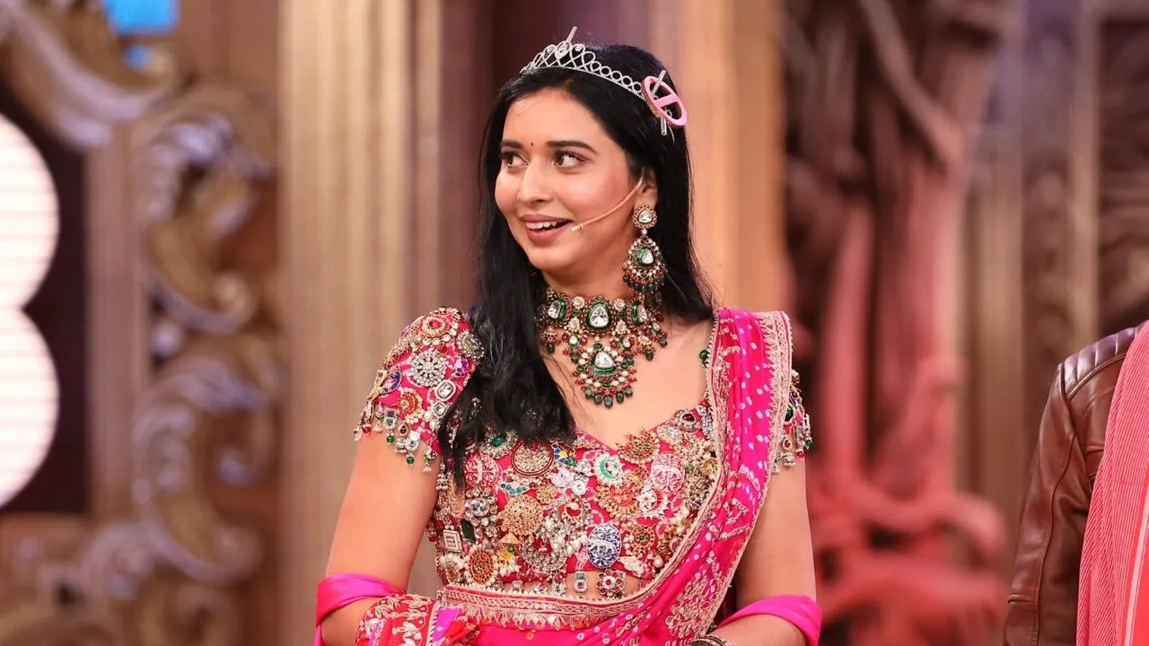 बिग बॉस से निकलने के बाद पहली बार परिवार से मिलीं, फैंस की भी उमड़ी भीड़