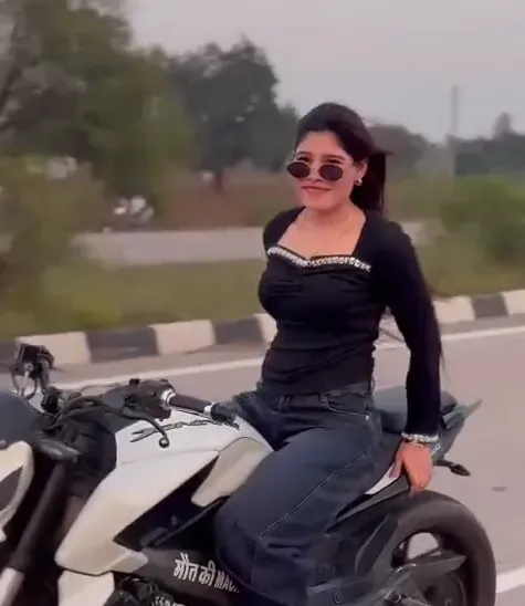 इंस्टाग्राम क्वीन का वीडियो वायरल, पुलिस ने काटा चालान