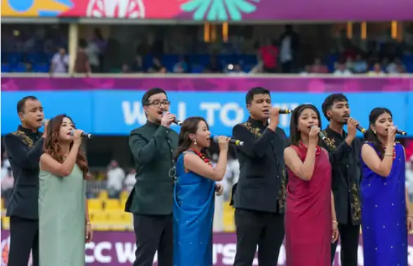 गधों पर मास्टर प्लान के पोस्टर लगाकर रैली निकाली; ढोल बजाते हुए शहर में घूमे